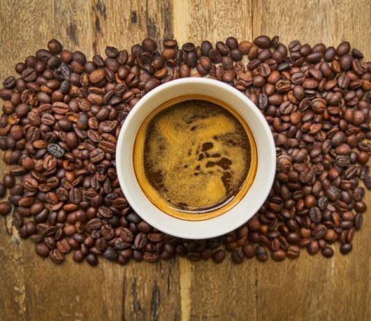 Caffeina: effetti e dosaggi caffeina-effetti
