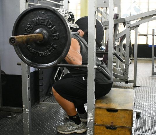 esecuzione del box squat