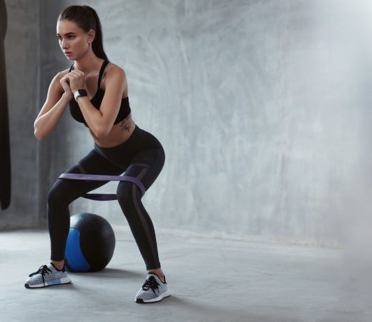 esercizi per le gambe a corpo libero